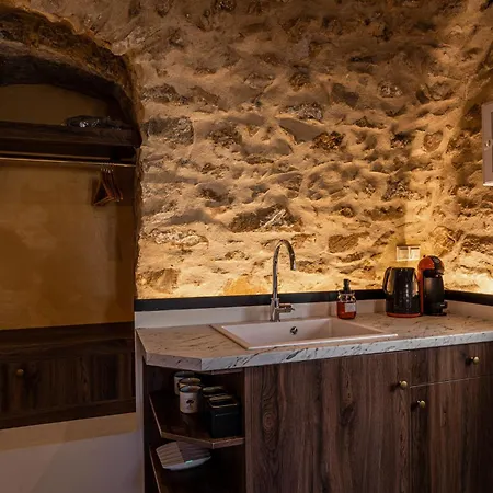 Hawk Tower - Towers Complex * Pírgos